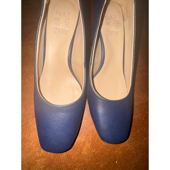 Naturalizer Navy Blue Square Toe Pumps Size 5 - Picture 2 of 6